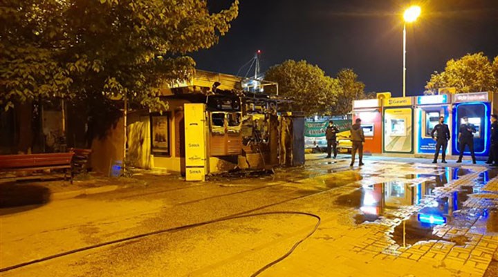 Bakırköy’deki Halk ekmeği büfesi yakıldı